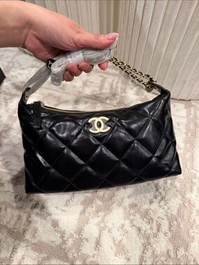 Chanel makeup bag black (10”x6”)